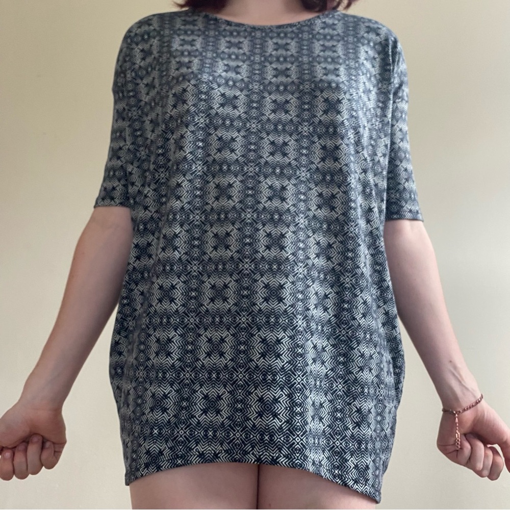 Long Patterned three quarter sleeve Shirt/Dress/Tunic LuLaRoe